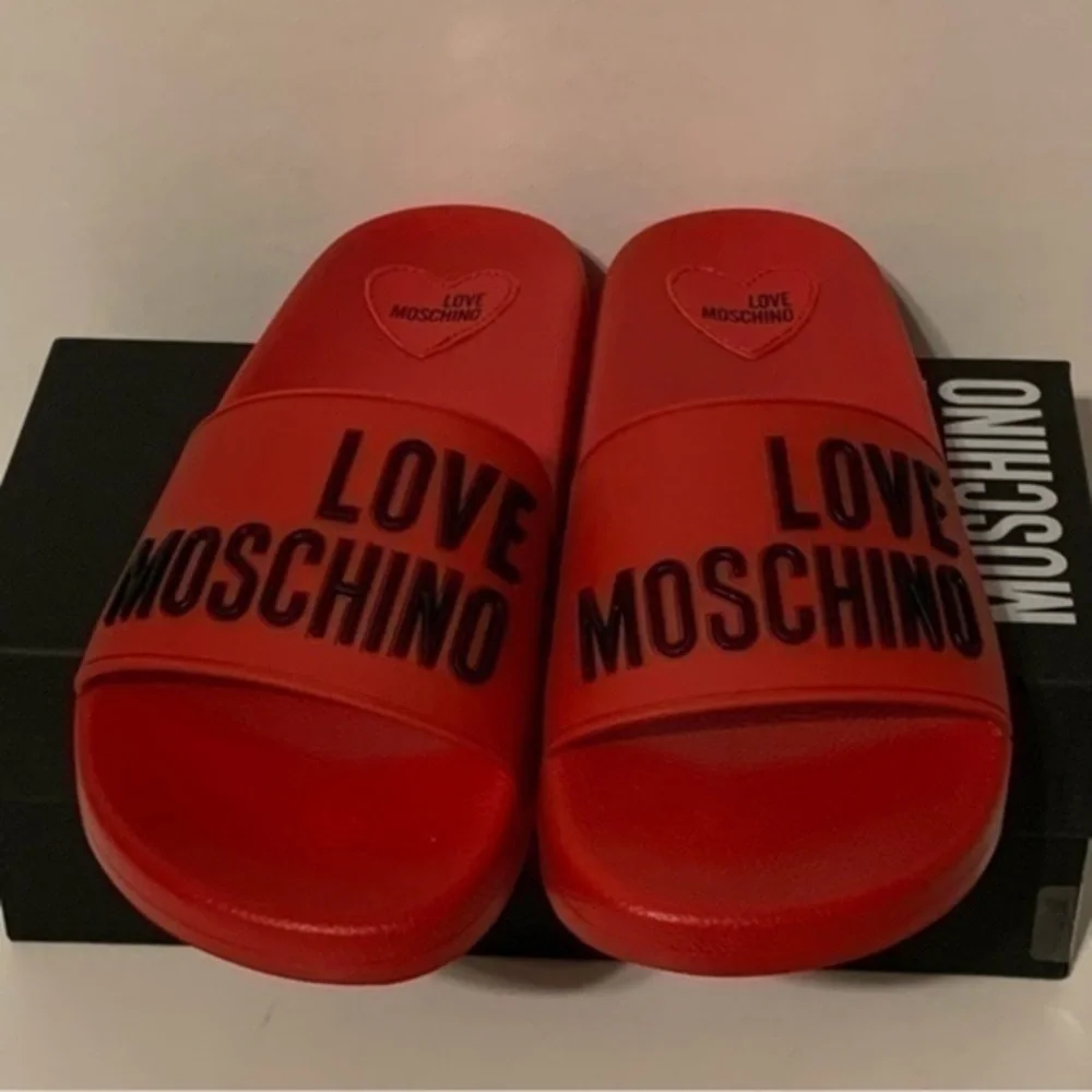 NIB. LOVE MOSCHINO Unisex Slide Sandals